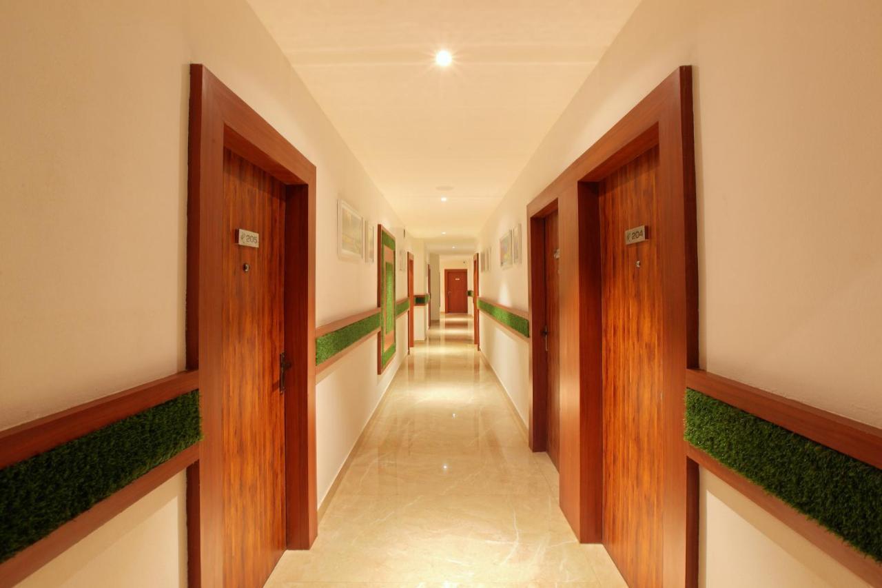 Park Residency Koothattukulam Kuttāttukulam Exterior foto